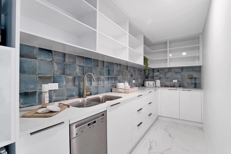Stone Tops Mackay kitchen renovation work in East Mackay
