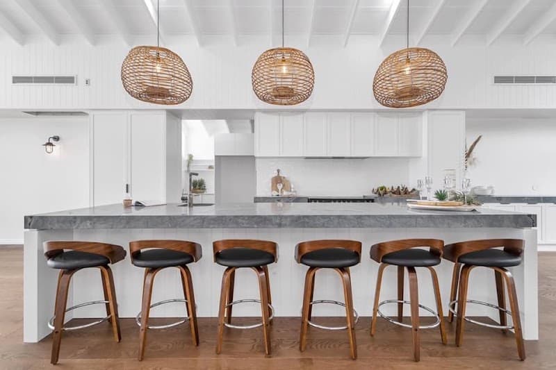 Stone Tops Mackay kitchen renovation work in East Mackay