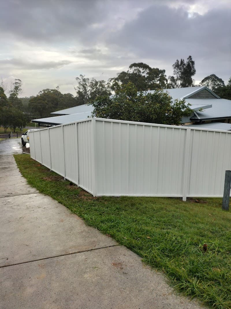 Str8az fencing & gates fencing work in Morisset