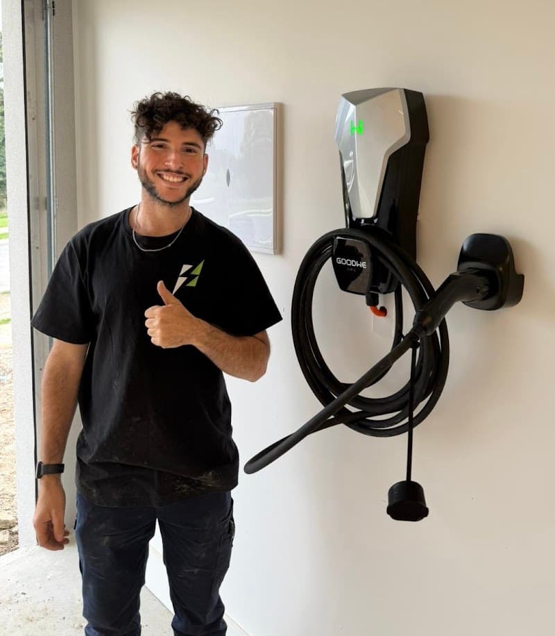 Streamline Electrical & Data electrician work in Frankston North