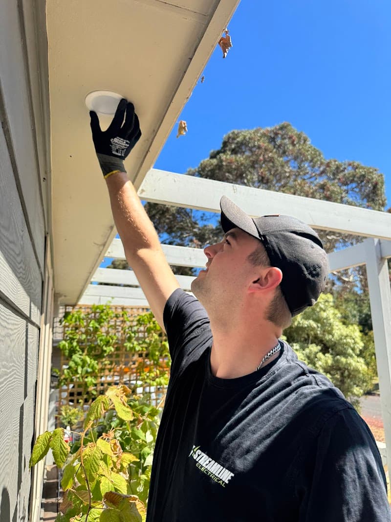 Streamline Electrical & Data electrician work in Frankston North