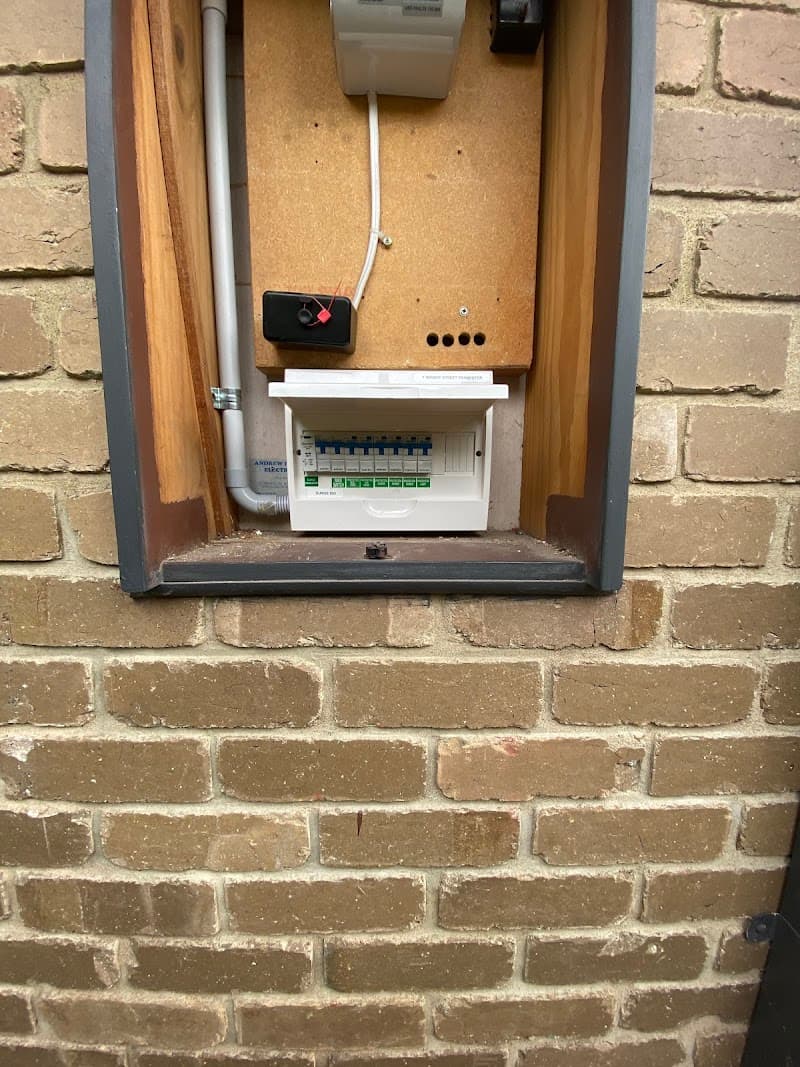 Streamline Electrical & Data electrician work in Frankston North