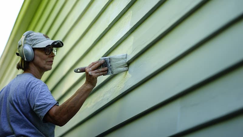 Strokes of Genius Painting and Caulking painter work in Safety Beach