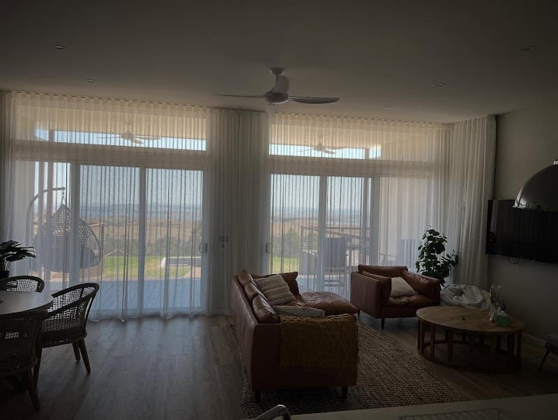 Studio Curtains & Blinds curtains & blinds work in Mount Gravatt