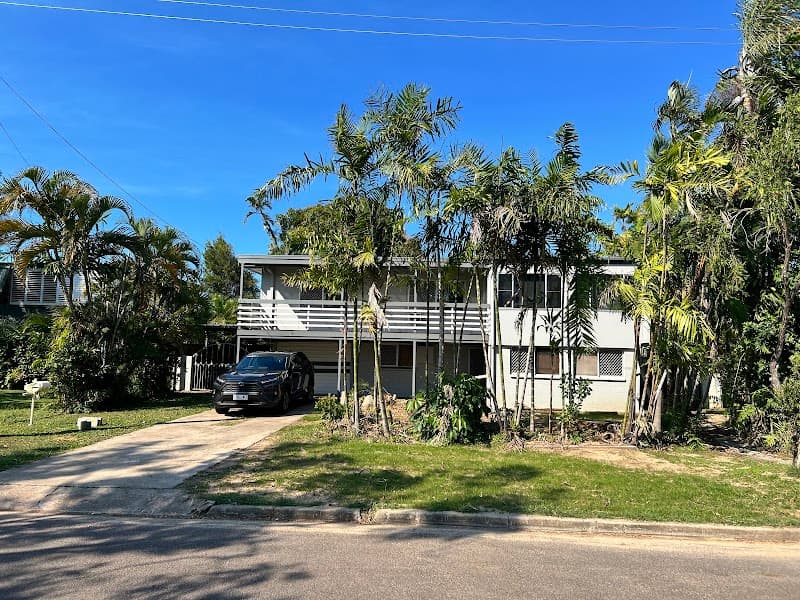 Sun City Trees & Mulch tree services work in Stuart