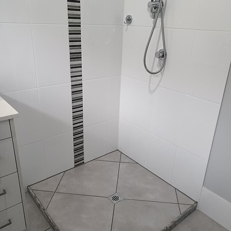 Sunshine Coast Shower Dr bathroom renovation work in Warana