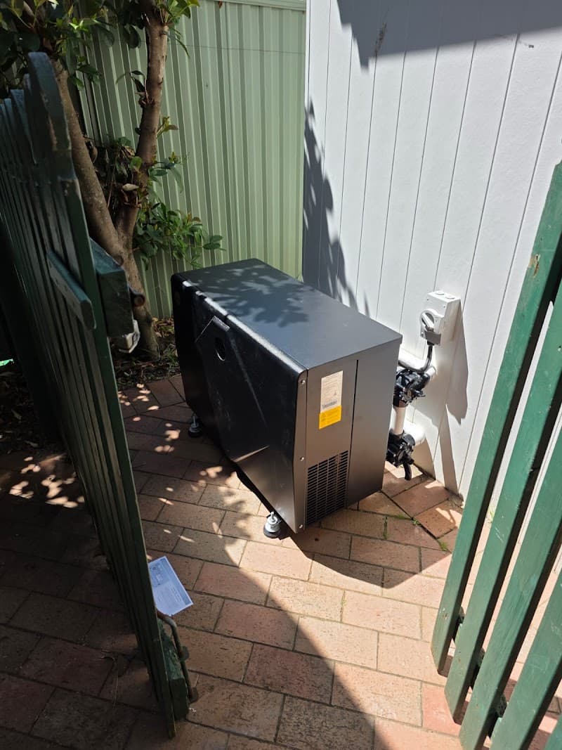 Sunshine Pool Outlet pool maintenance work in Penrith