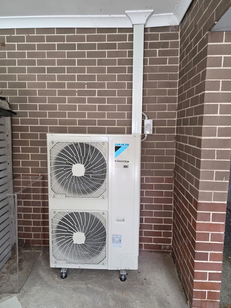 Sunshine Pool Outlet pool maintenance work in Penrith