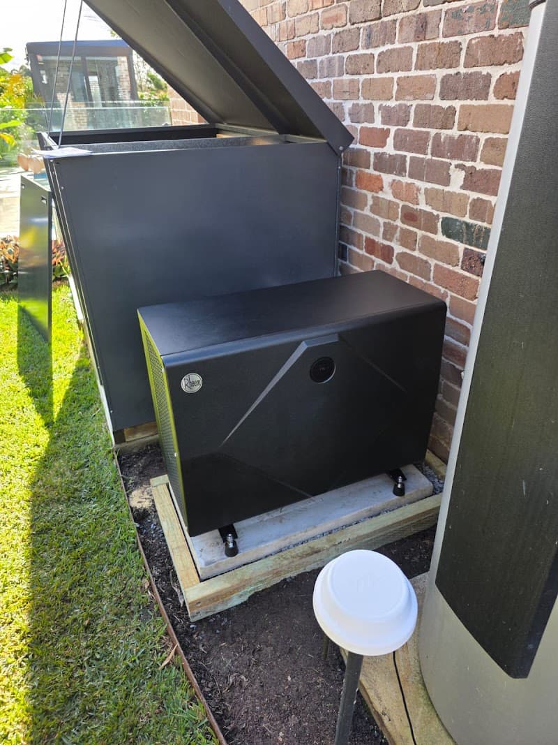 Sunshine Pool Outlet pool maintenance work in Penrith