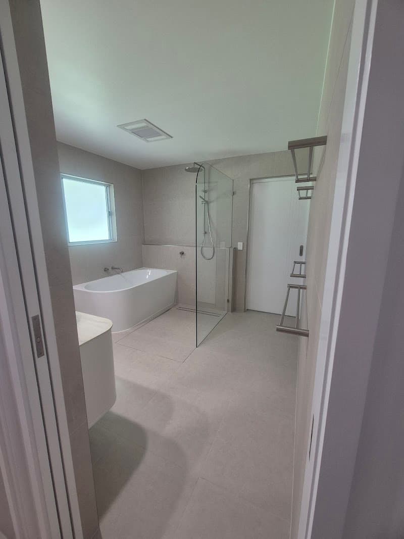 Sunstate Glass glass & glazier work in Warana