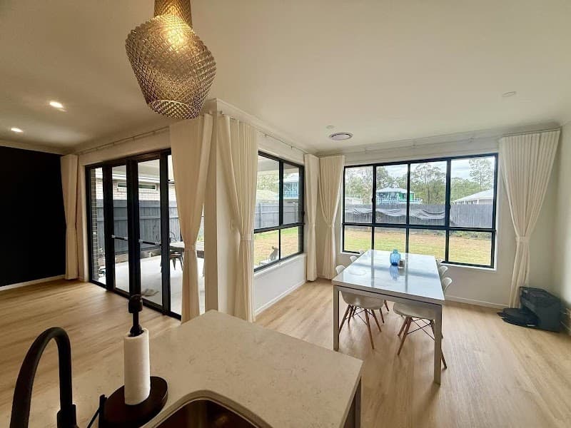 Super Curtains, Blinds and Shutters curtains & blinds work in Rochedale