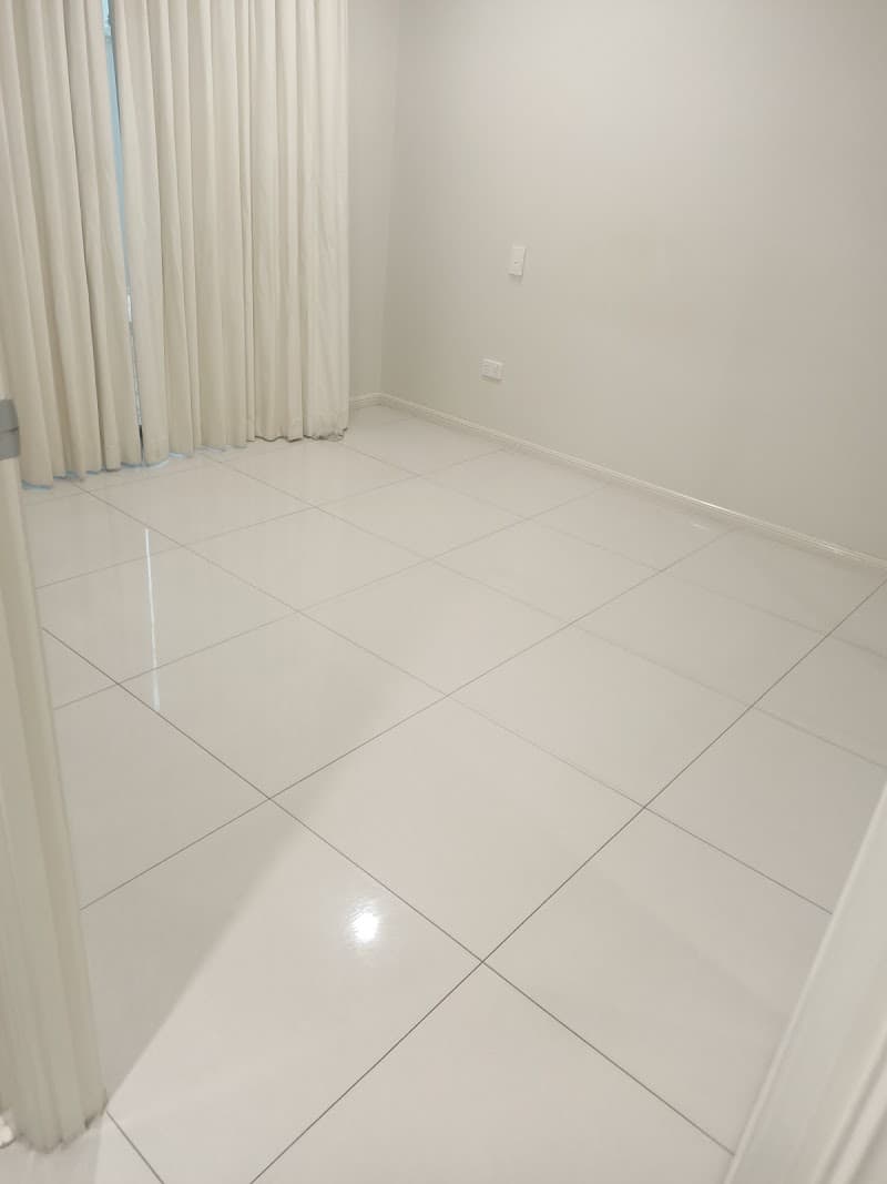 Superior Bond Cleaning Brisbane cleaning work in Spring Hill