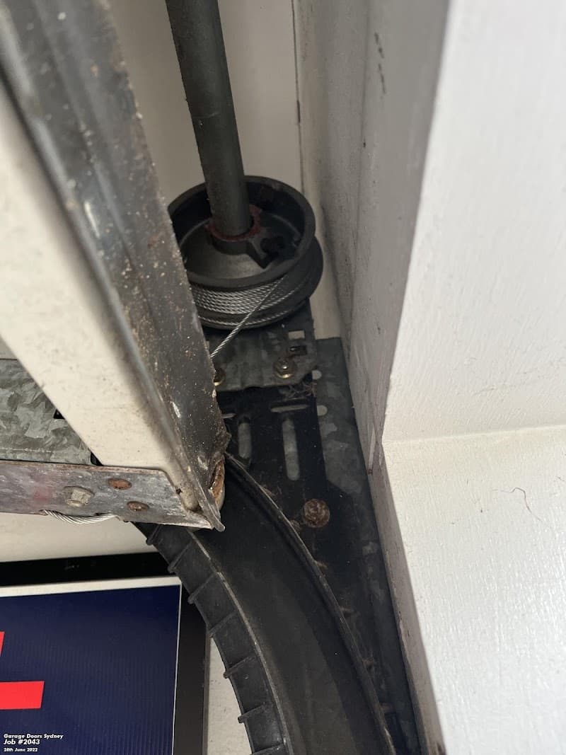 Sutherland Garage Repairs garage doors work in Miranda