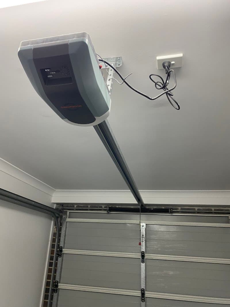 Sutherland Garage Repairs garage doors work in Miranda