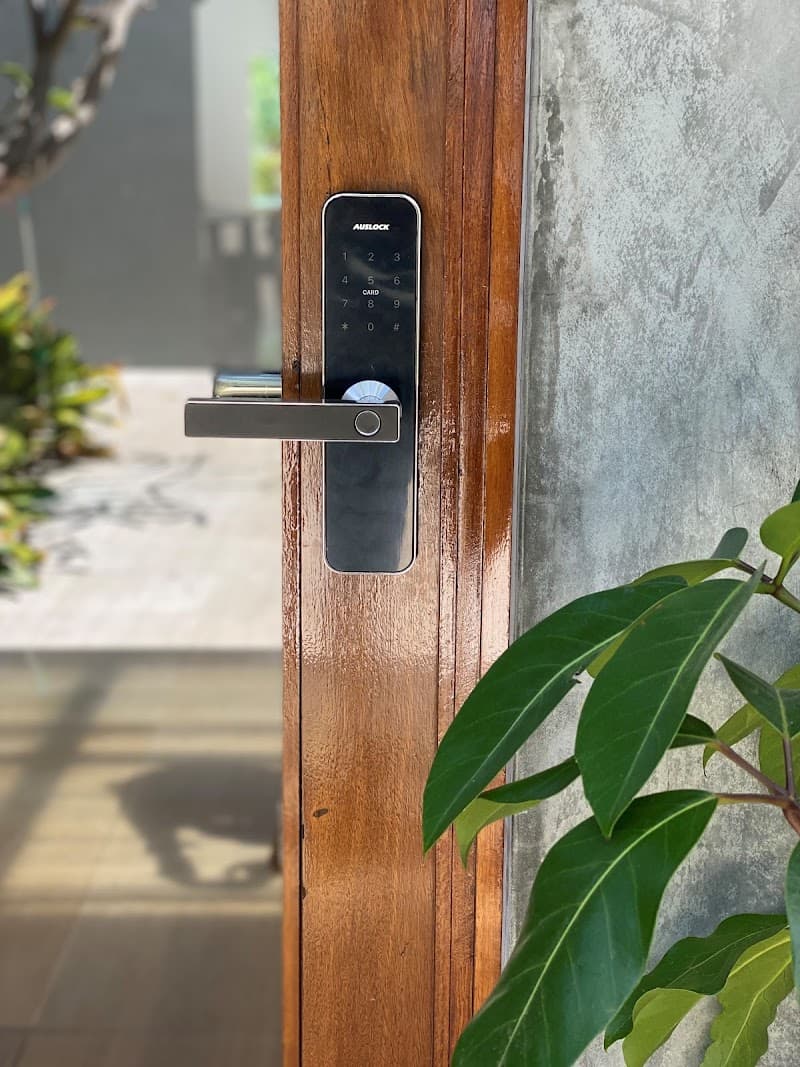 Swan Lock Service locksmith work in Perth