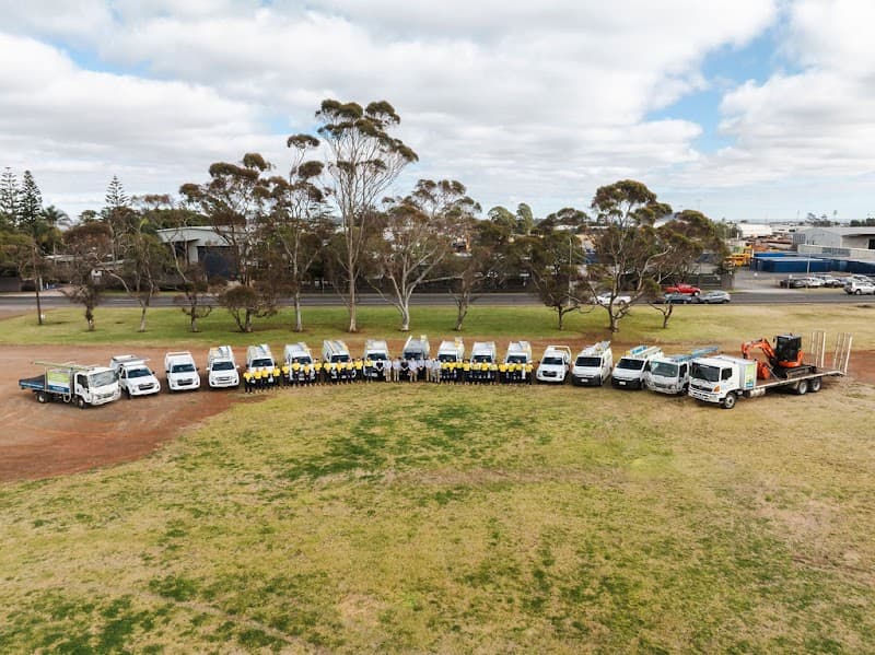 Swift Energy Group solar panel installation work in Glenvale