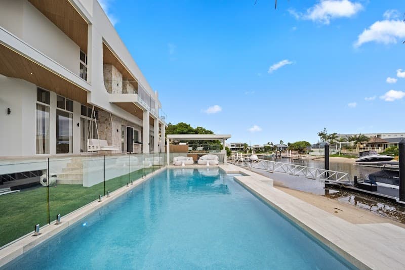 SWIM N POOLS AUS pool builder work in Burleigh Heads