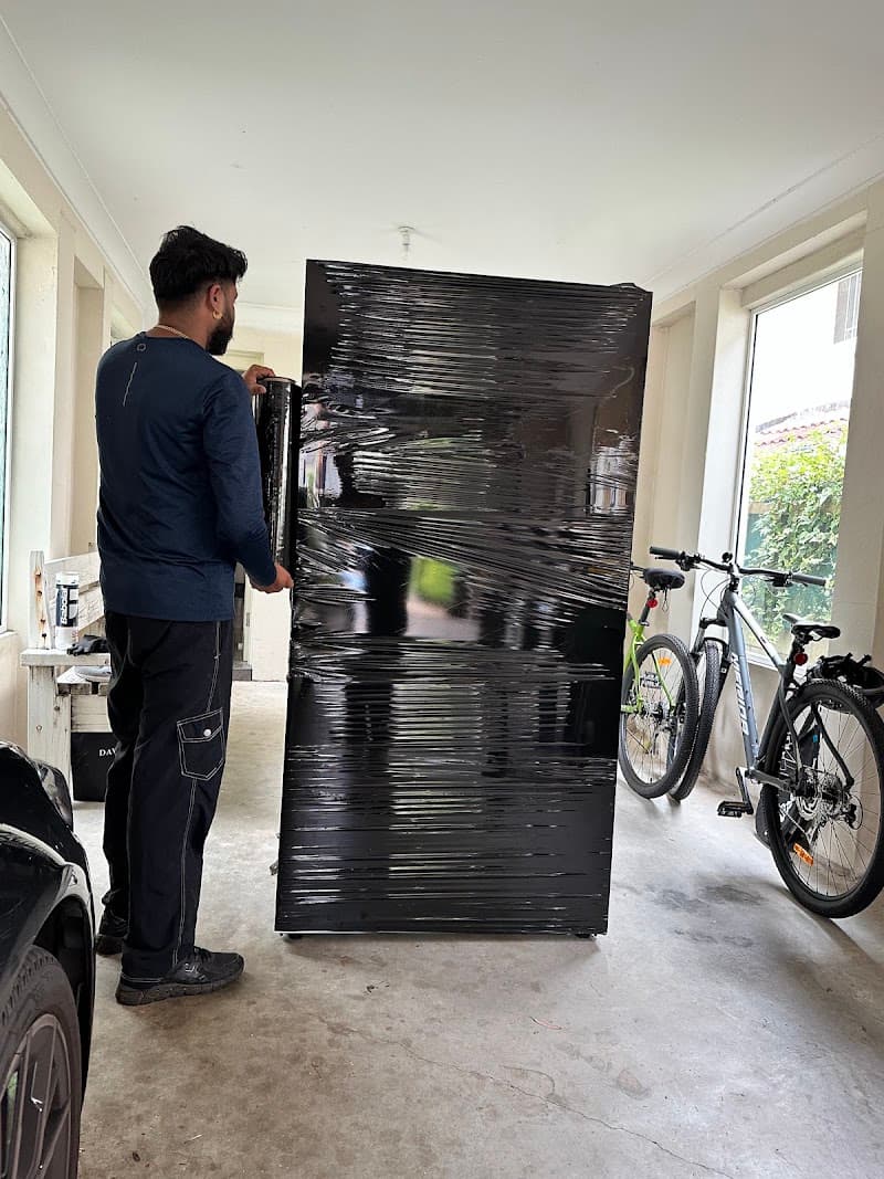 Sydney Relocators removalist work in Westmead