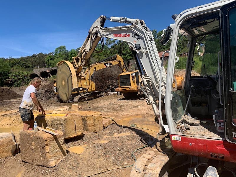 Sydrock Earthworks - Earthmoving contractor Sydney demolition work in Collaroy