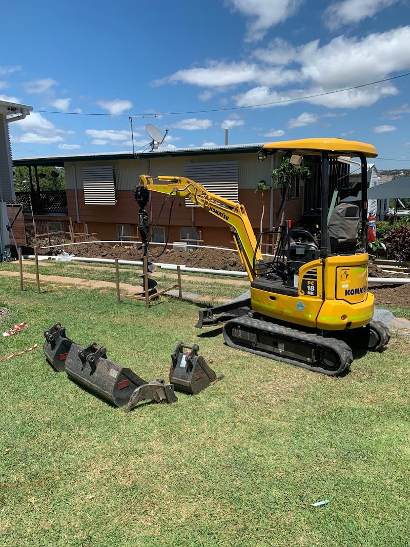 T & N Excavator hire demolition work in Yeppoon