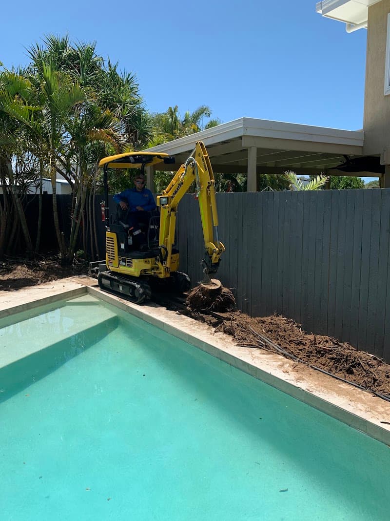 T & N Excavator hire demolition work in Yeppoon
