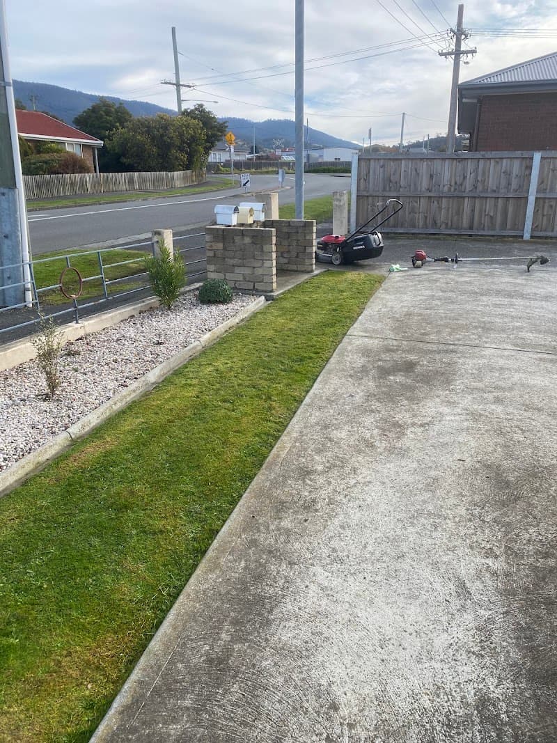 Tassi Cleaning Services oven & bbq cleaning work in Sandy Bay