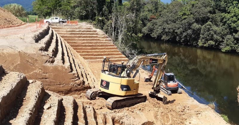 Terranovus Earthworks & Plant Hire demolition work in Cairns City