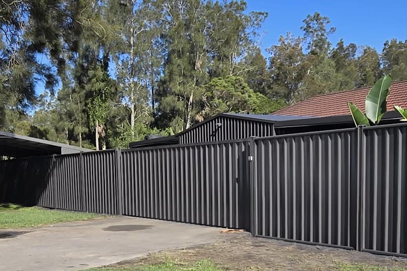 TGS Rowland Master Painters & Decorators painter work in Ettalong Beach