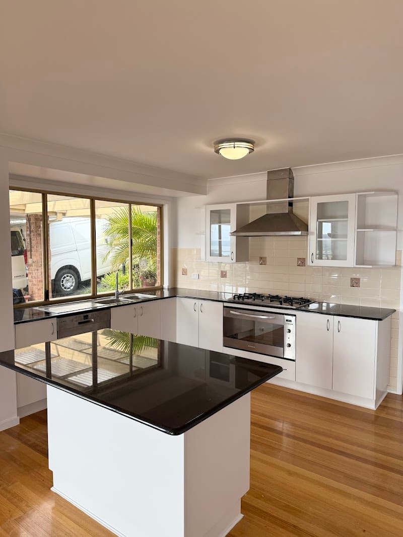 TGS Rowland Master Painters & Decorators painter work in Ettalong Beach