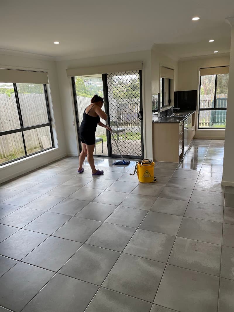 The Agents Cleaner oven & bbq cleaning work in Drayton