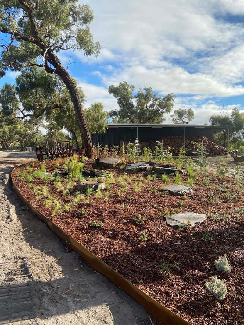 The Cutting Hedge Landscaping and Garden Design gardening work in Mount Martha