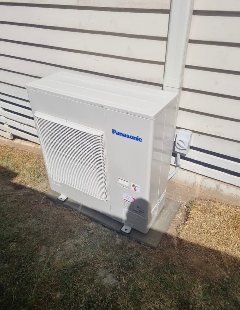 The Experts Oz Pty Ltd air conditioning work in Ormeau