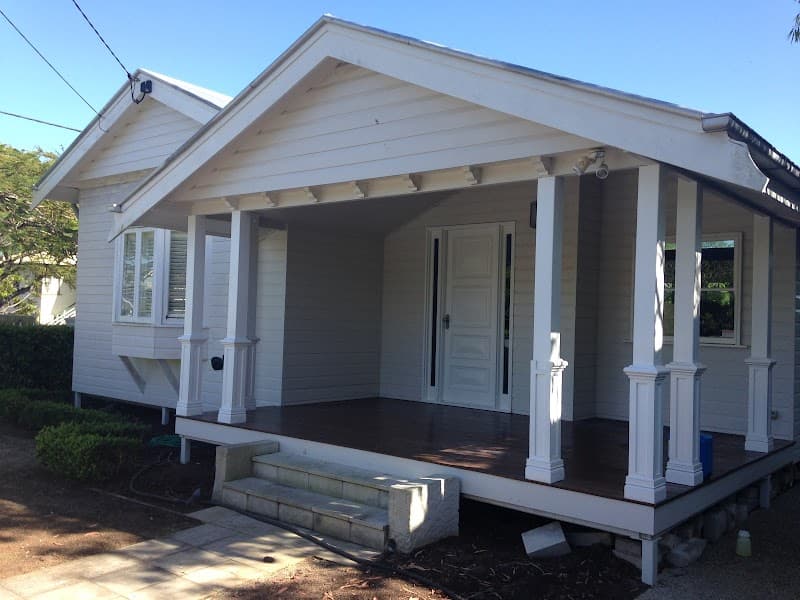 The House Washer cleaning work in Spring Hill