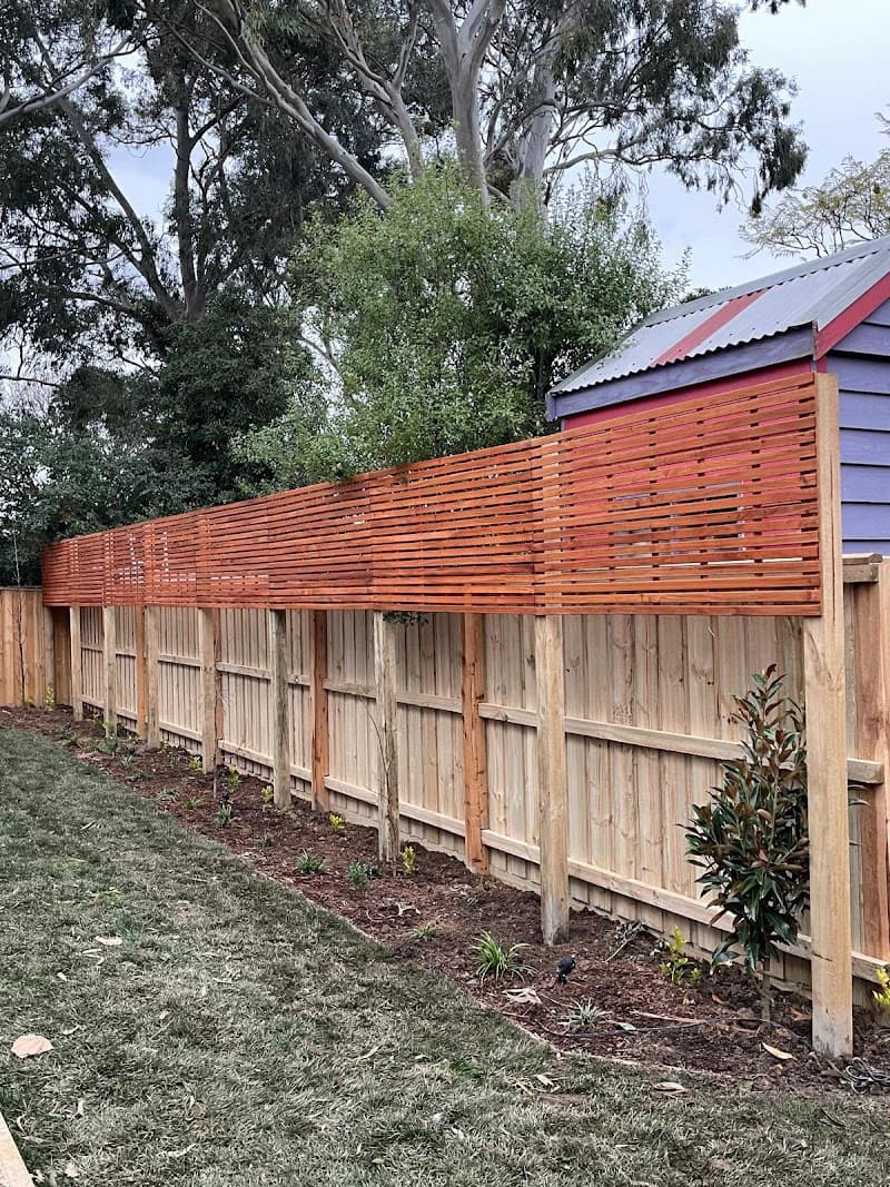 The Melbourne Tradesmen fencing work in East Melbourne