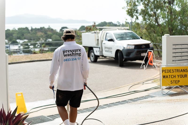 The Pressure Washing Company gutter cleaning work in Kelso