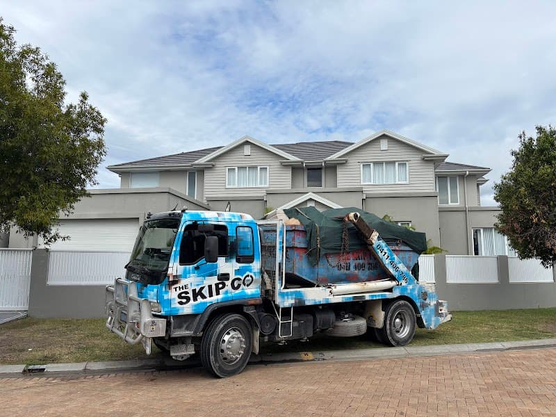 The Skip Co rubbish removal work in Molendinar