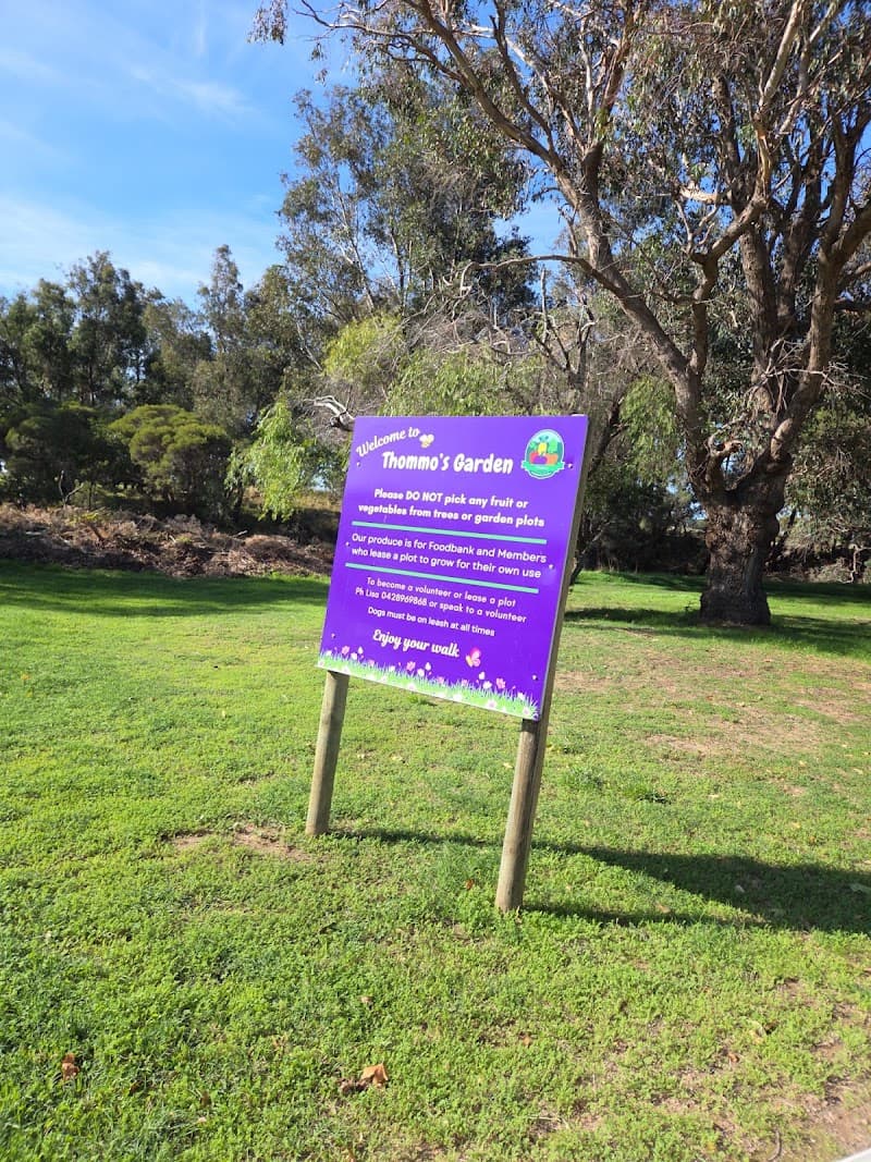 Thommo's Community Garden gardening work in Glen Iris
