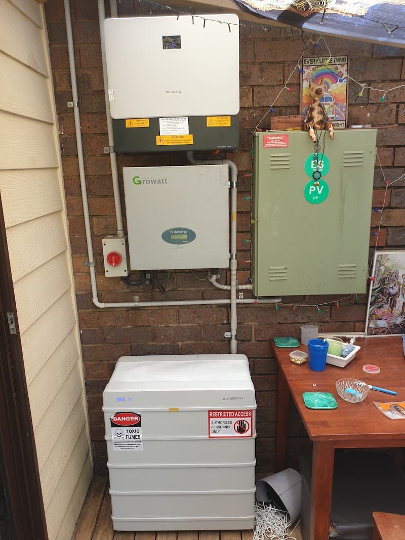 Top House Solar solar panel installation work in Loganholme
