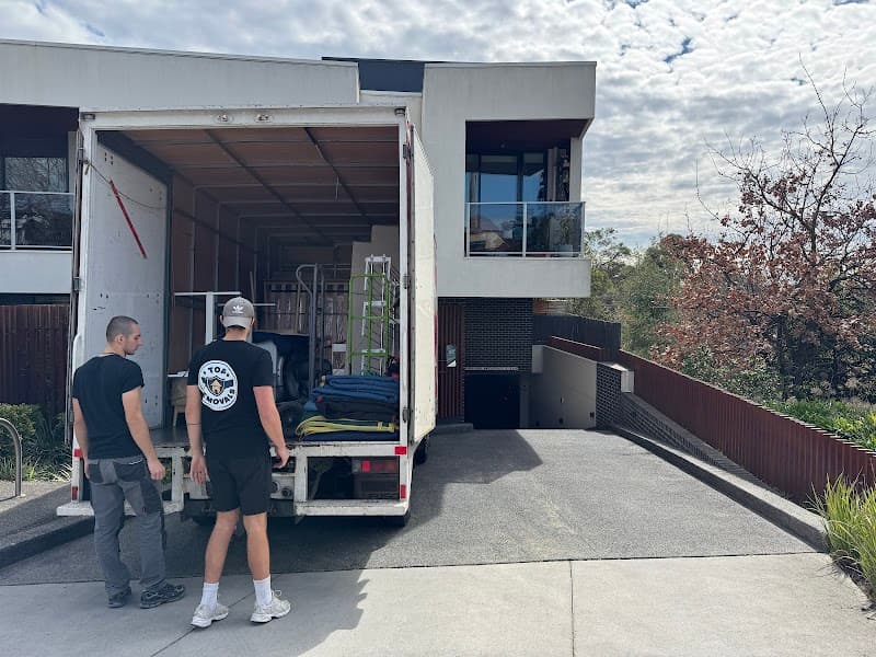 Top Removals removalist work in Oakleigh