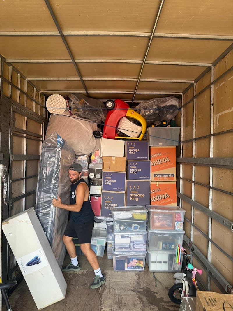 Top Removals removalist work in Oakleigh