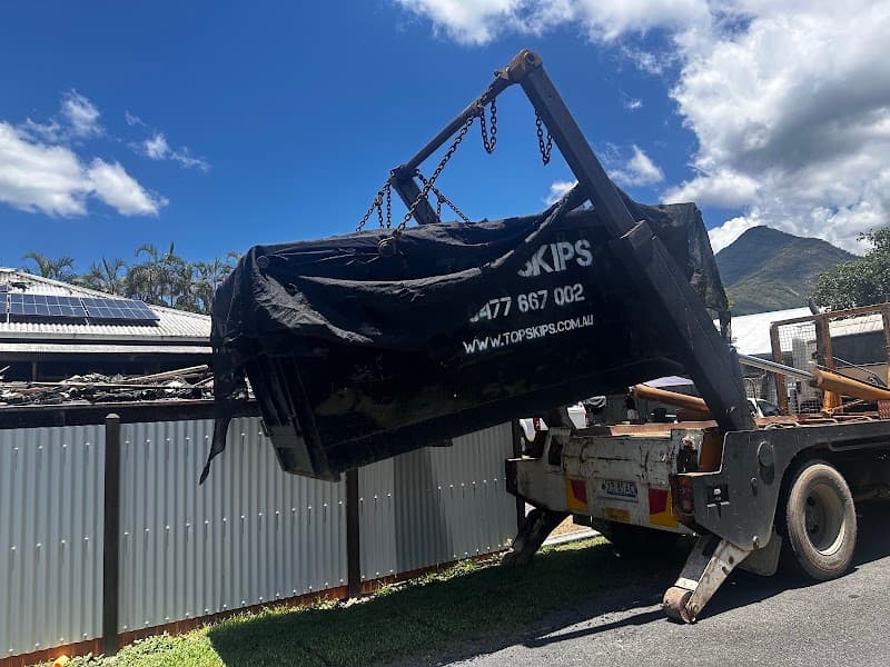 Top Skips rubbish removal work in Kamerunga