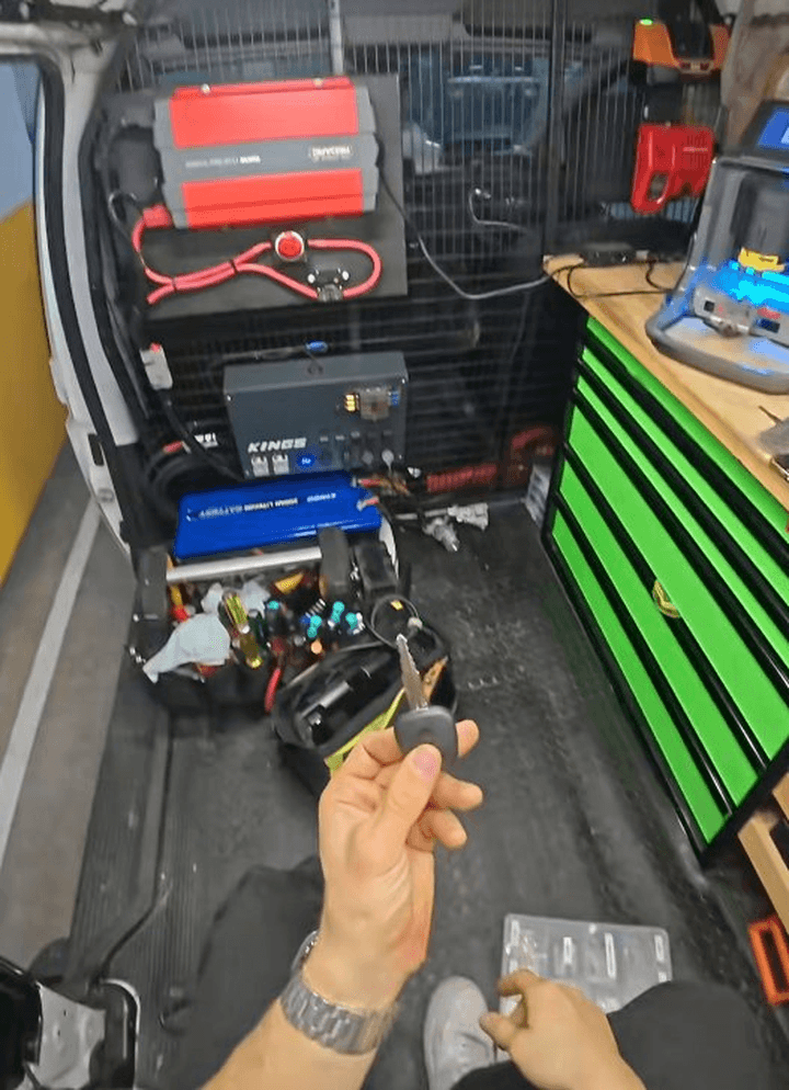 TopONEs eLocksmiths Brisbane locksmith work in Oxley