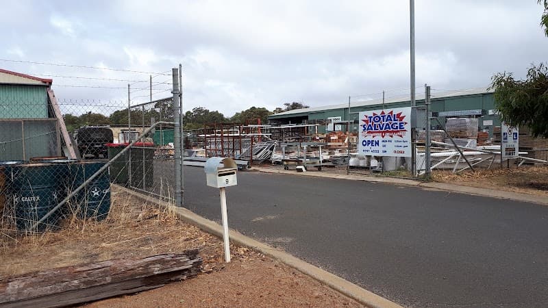 Total Salvage Bunbury demolition work in Davenport