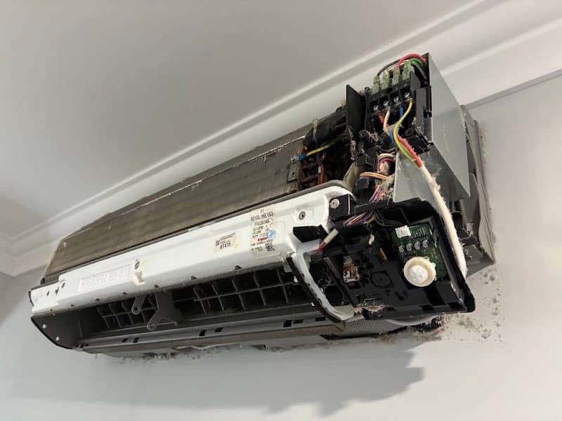 Townsville AirCon & Solar Cleaning air conditioning work in Annandale