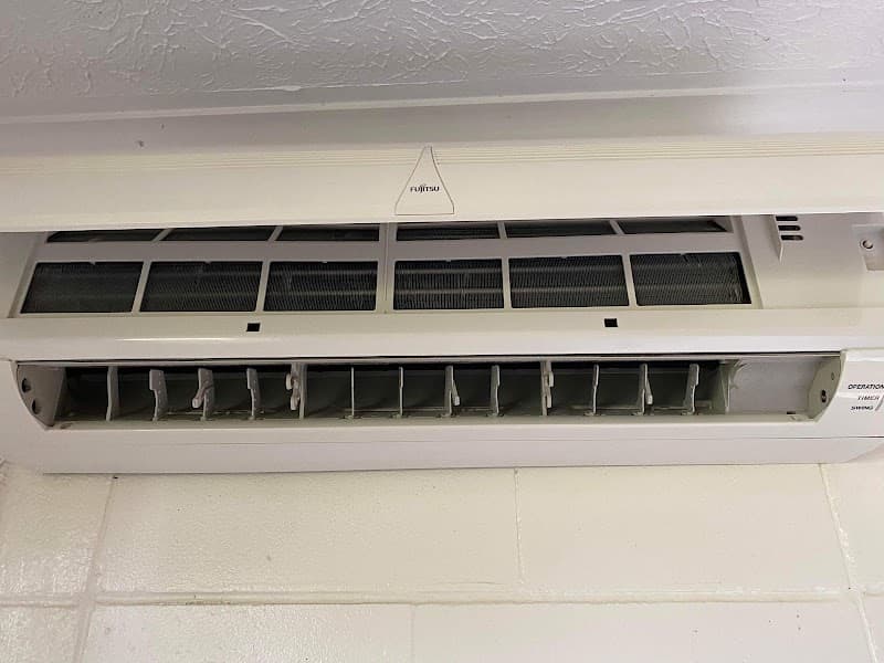 Townsville Aircon Cleaning Services air conditioning work in Bushland Beach