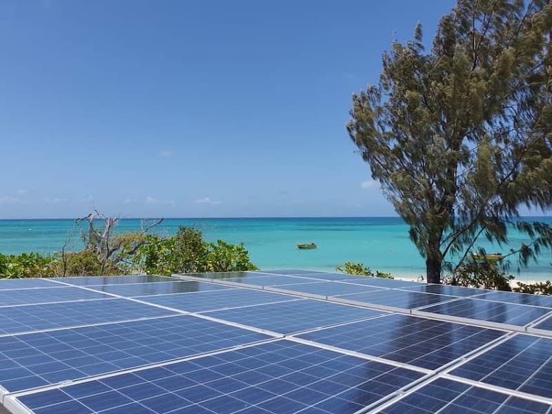 Tropical Energy Solutions solar panel installation work in Hyde Park