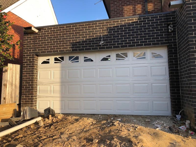 Trung’s Garage Doors garage doors work in Springvale South