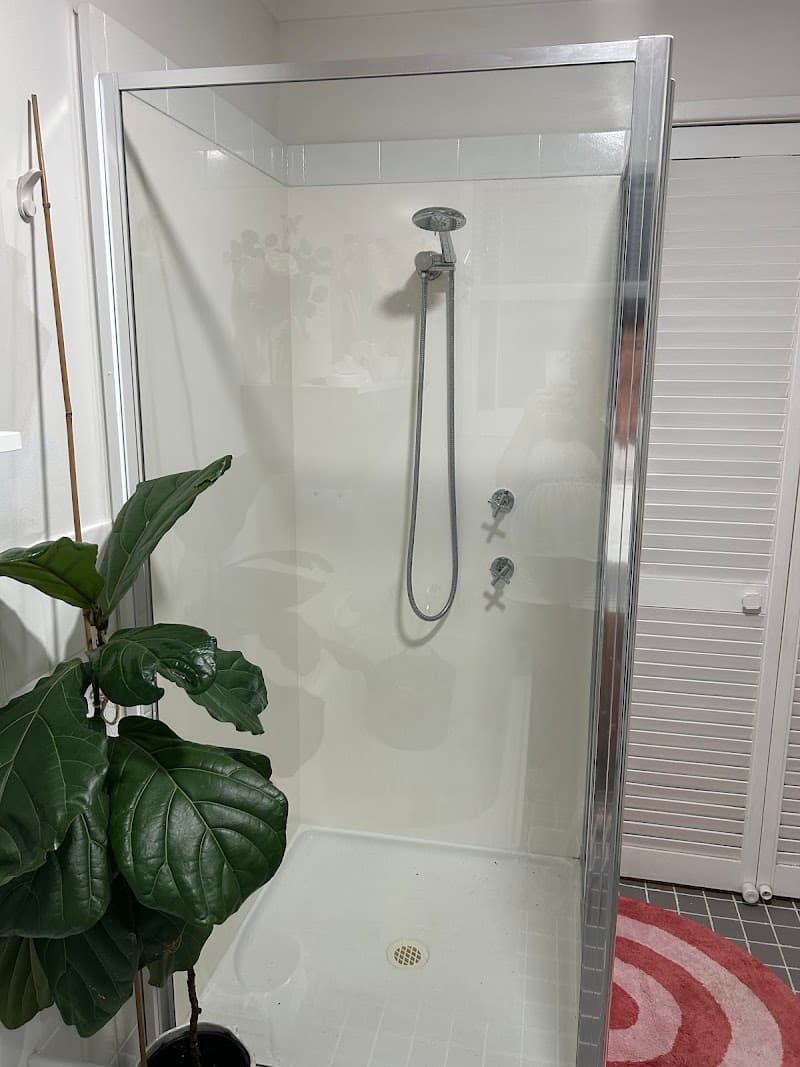 Tuggerah Lakes Glass glass & glazier work in Tumbi Umbi
