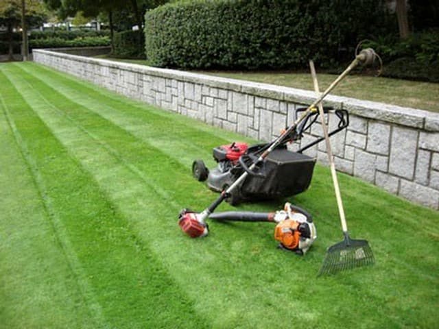 Twin City Mowing & Garden Services lawn care work in Albury