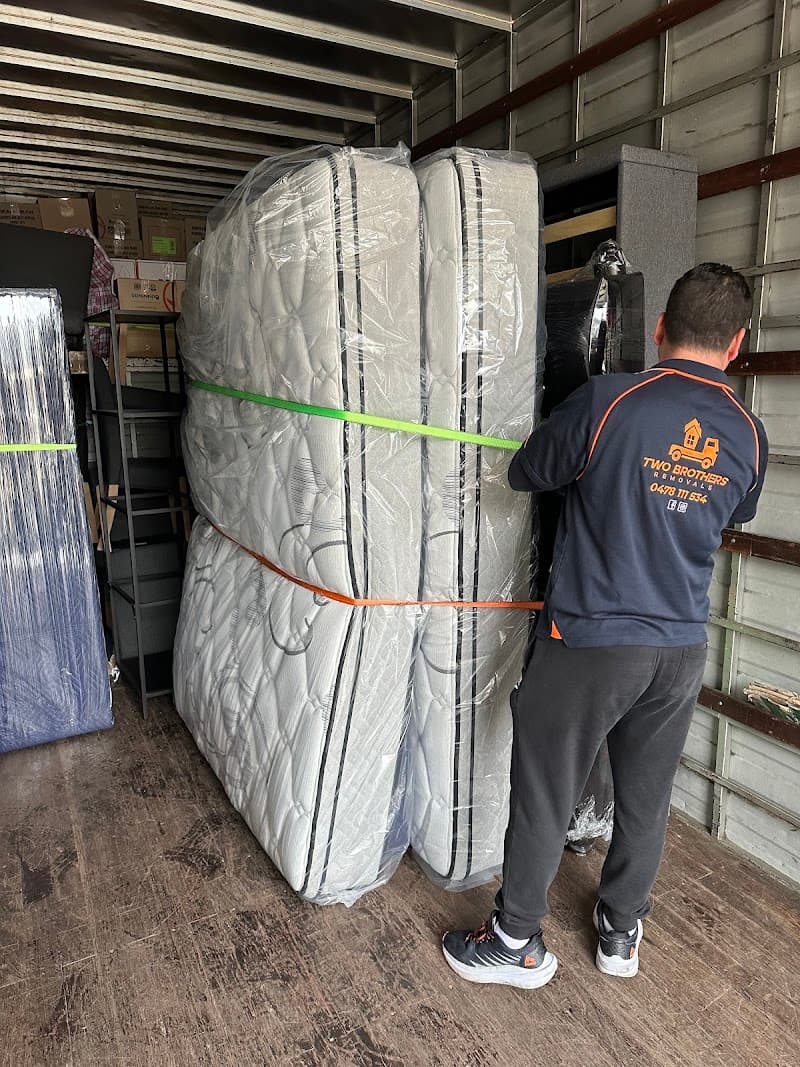 Two Brothers Removals removalist work in Middleton Grange